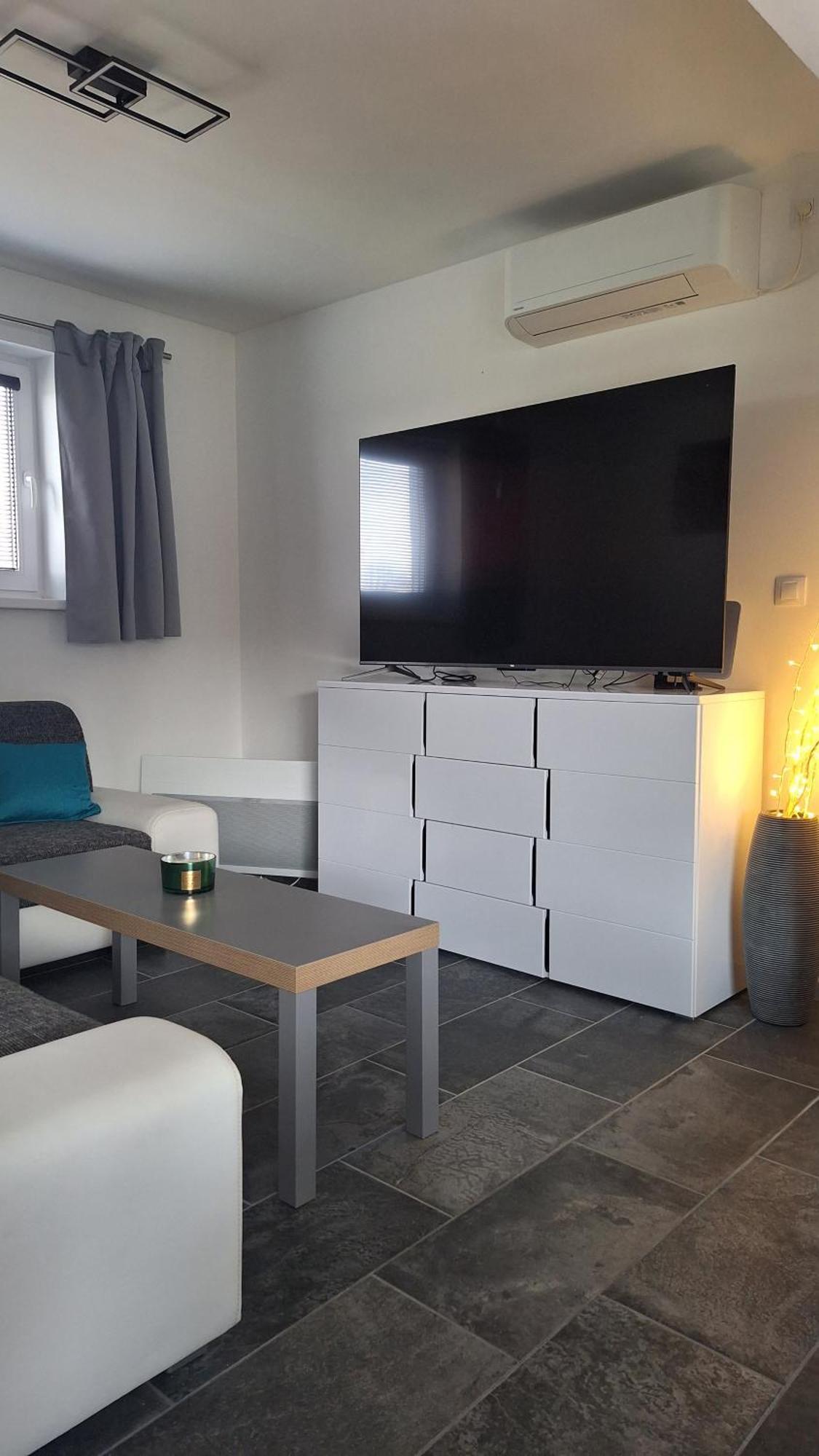 Bungalov Na Brehu Labe S Vlastnim Molem Pardubice Kültér fotó